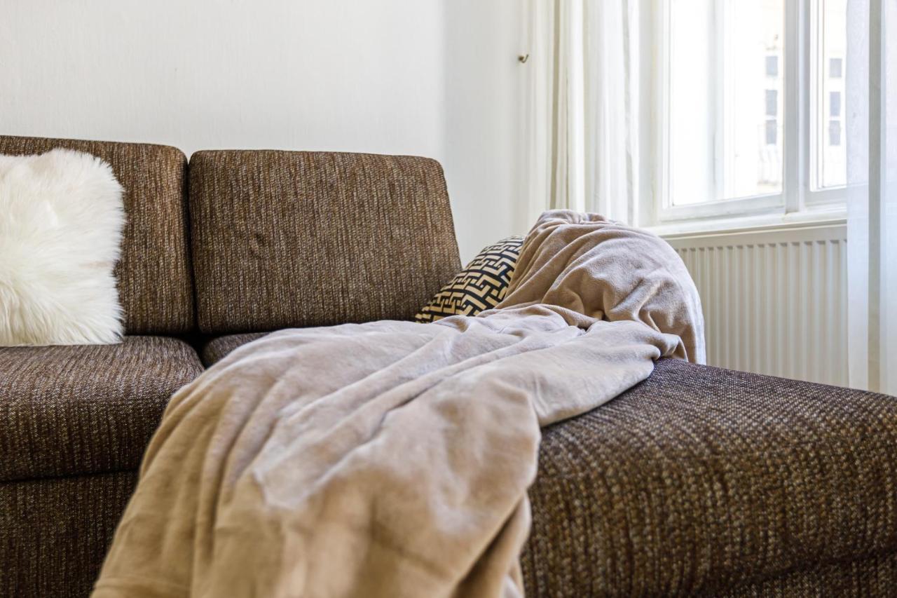 Newly Renovated Apartment In The Old Town Братислава Екстериор снимка