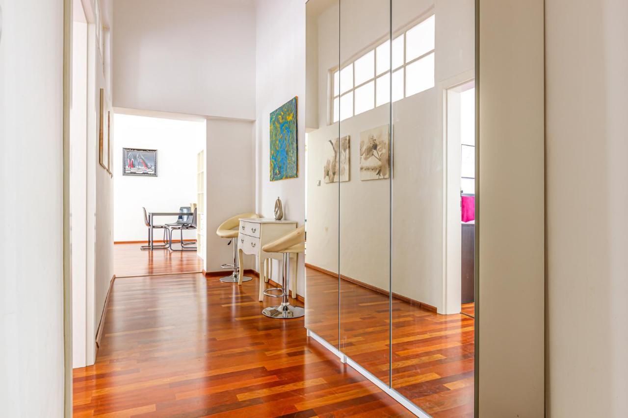 Newly Renovated Apartment In The Old Town Братислава Екстериор снимка