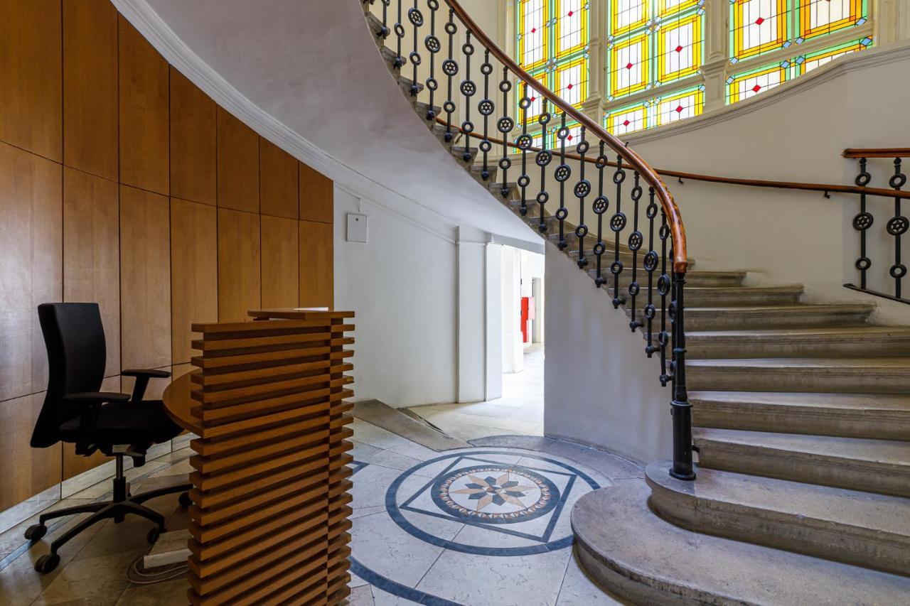 Newly Renovated Apartment In The Old Town Братислава Екстериор снимка